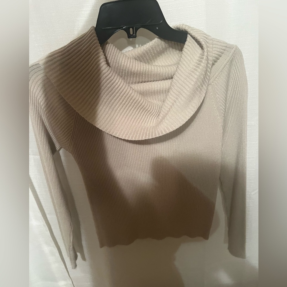 OFF SHOULDER SWEATER